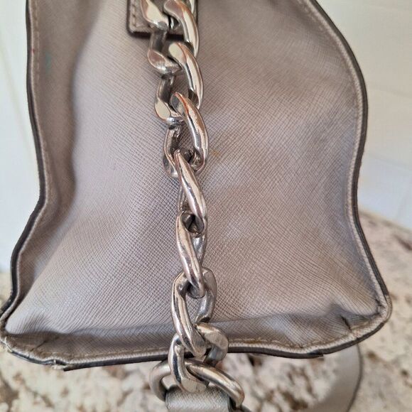 Michael Kors Large Hamilton Saffiano Tote - Picture 4 of 12